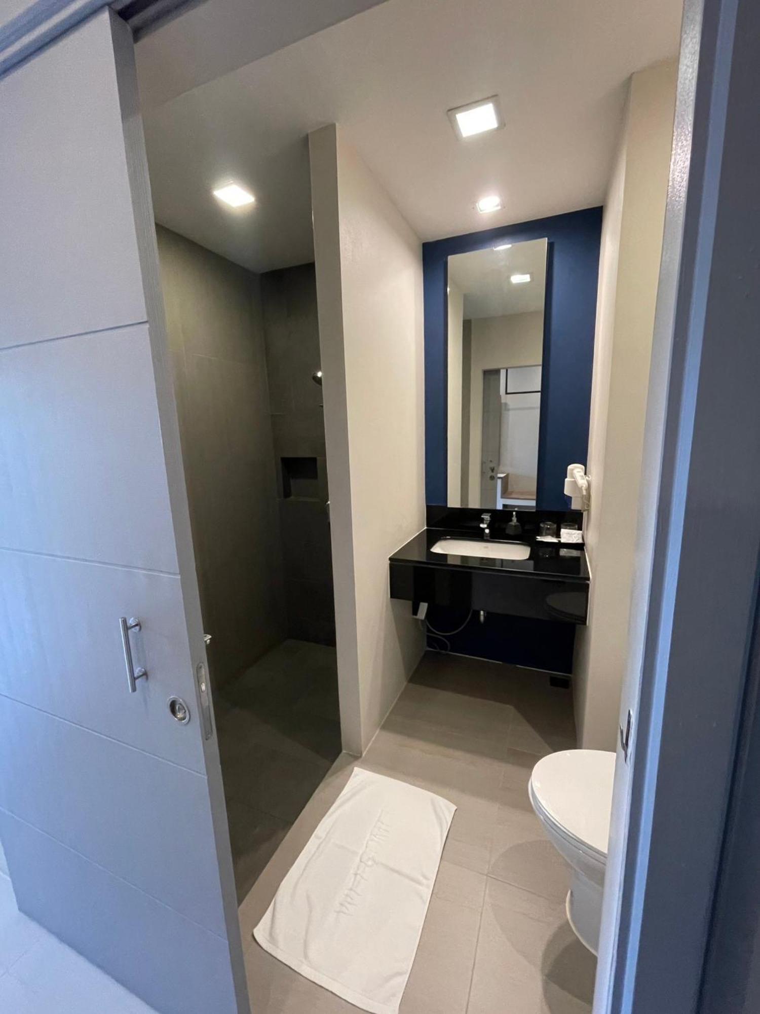 צ'נטאבורי Blue Rabbit Hotel מראה חיצוני תמונה