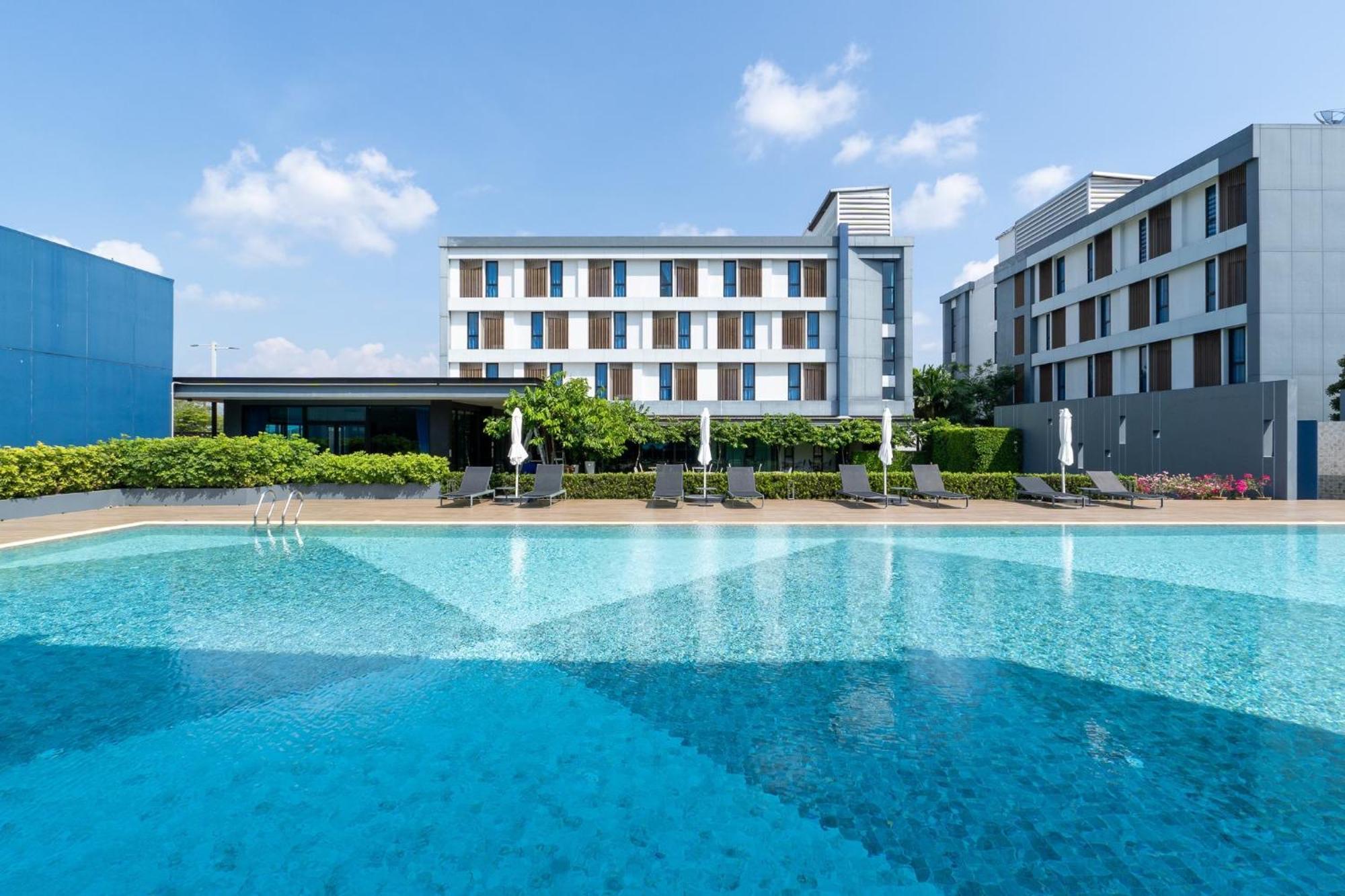 צ'נטאבורי Blue Rabbit Hotel מראה חיצוני תמונה